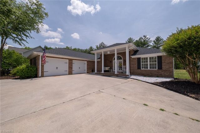 7060 ORCHARD PATH Drive, Clemmons, NC 27012