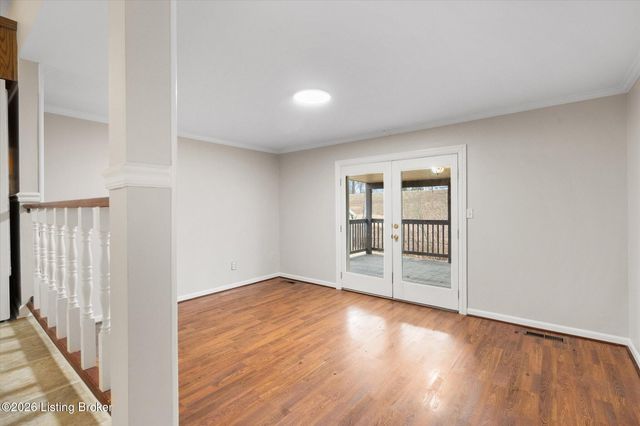 9806 Mary Dell Ln, Louisville, KY 40291