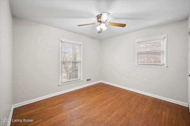 9806 Mary Dell Ln, Louisville, KY 40291