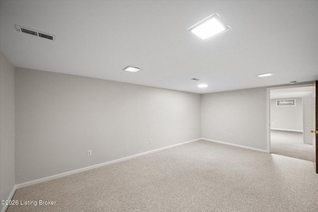 9806 Mary Dell Ln, Louisville, KY 40291