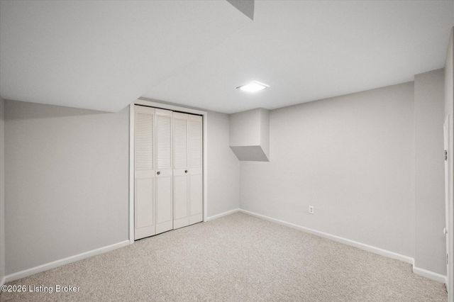 9806 Mary Dell Ln, Louisville, KY 40291