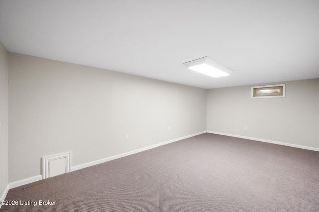 9806 Mary Dell Ln, Louisville, KY 40291