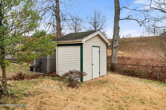 9806 Mary Dell Ln, Louisville, KY 40291