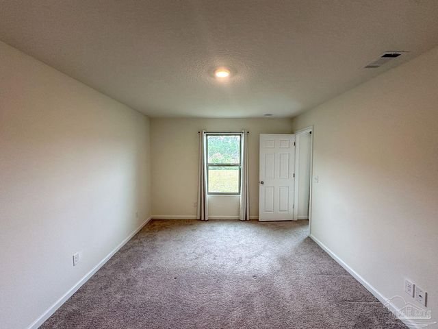 8727 Schooner Ln, Pensacola, FL 32507