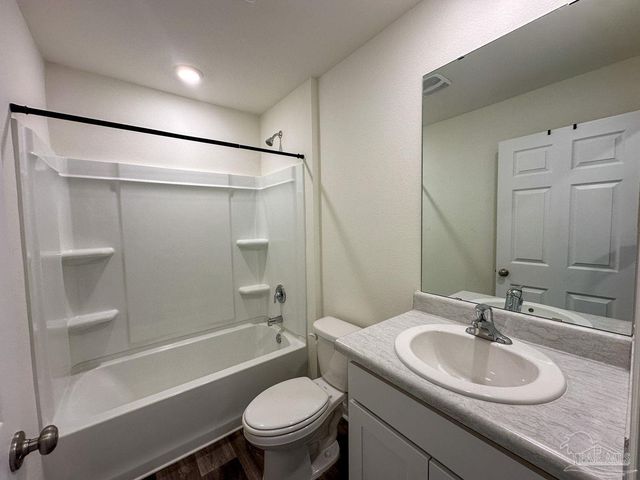 8727 Schooner Ln, Pensacola, FL 32507
