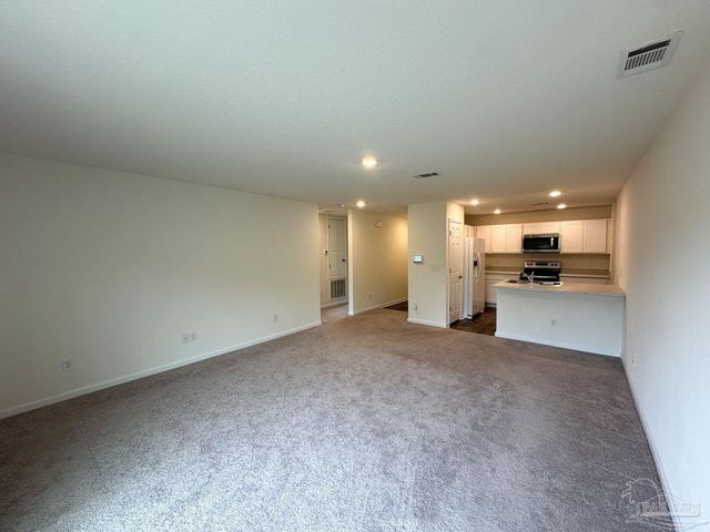 8727 Schooner Ln, Pensacola, FL 32507