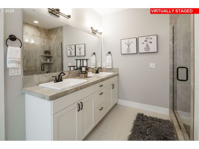 16116 SERRES FARMS Way, Oregon City, OR 97045