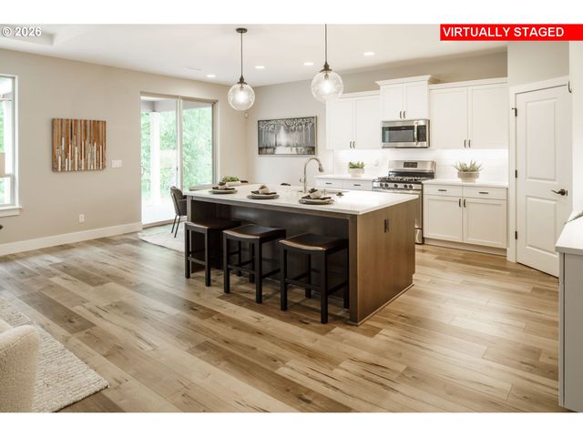 16116 SERRES FARMS Way, Oregon City, OR 97045