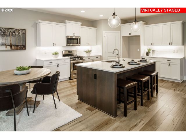 16116 SERRES FARMS Way, Oregon City, OR 97045