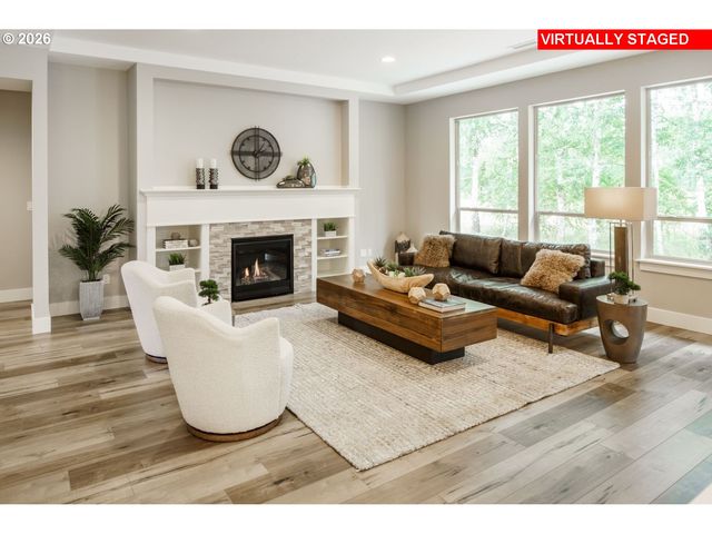 16116 SERRES FARMS Way, Oregon City, OR 97045