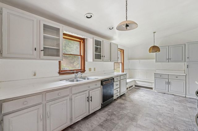 505 County Route 12, New Hampton, NY 10958