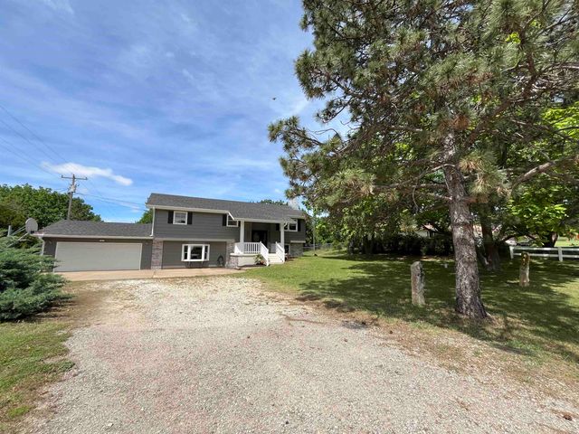 5845 N Leisure Road, Salina, KS 67401