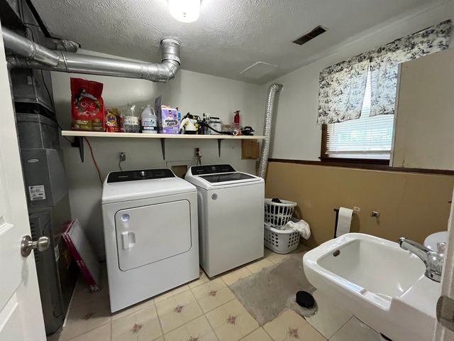 5845 N Leisure Road, Salina, KS 67401