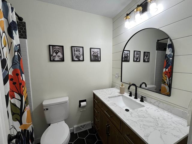 5845 N Leisure Road, Salina, KS 67401