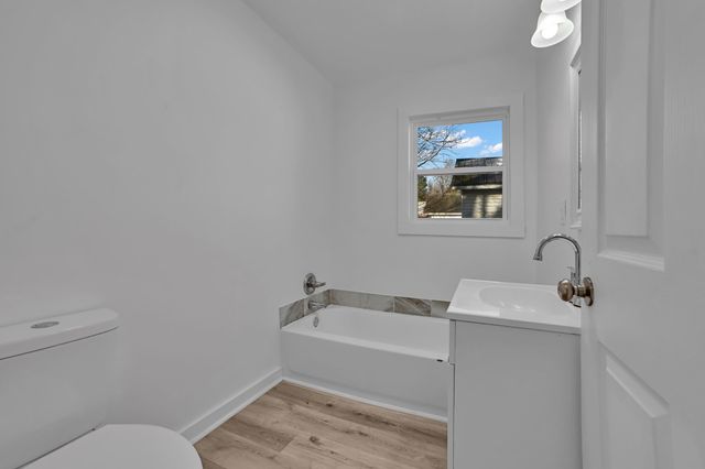 813 Curtis St, Paris, TN 38242