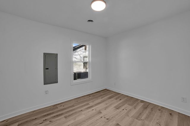 813 Curtis St, Paris, TN 38242