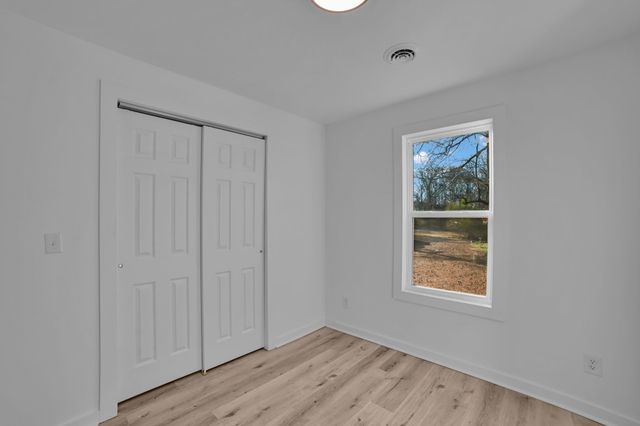 813 Curtis St, Paris, TN 38242