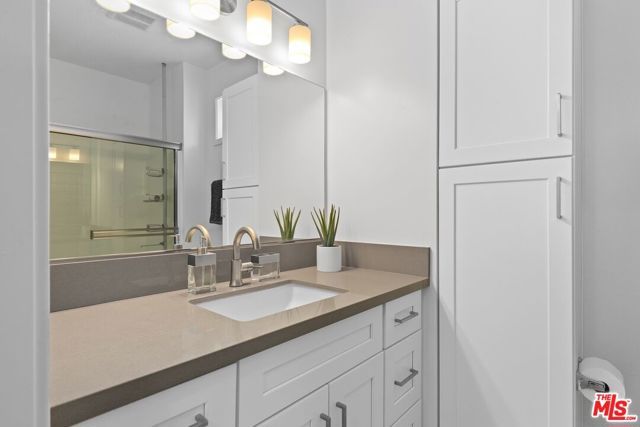 14665 W Sara Lane, Los Angeles, CA 91402