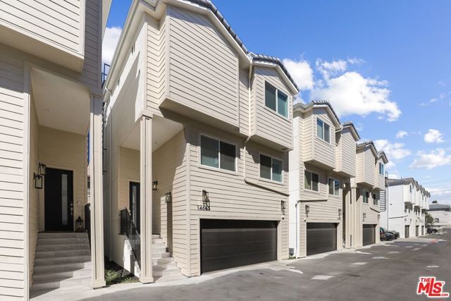 14665 W Sara Lane, Los Angeles, CA 91402