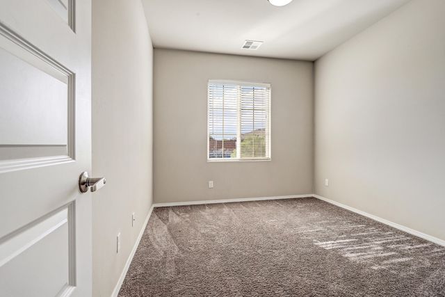 6305 Kestrel Drive NE, Rio Rancho, NM 87144