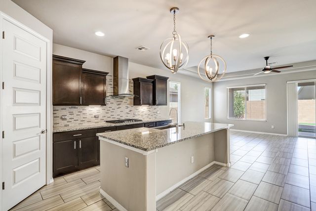 6305 Kestrel Drive NE, Rio Rancho, NM 87144