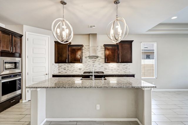 6305 Kestrel Drive NE, Rio Rancho, NM 87144