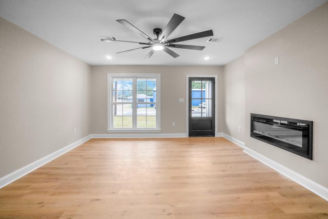 1429 W 7th St., Hattiesburg, MS 39401