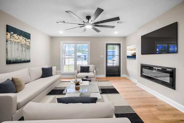 1429 W 7th St., Hattiesburg, MS 39401