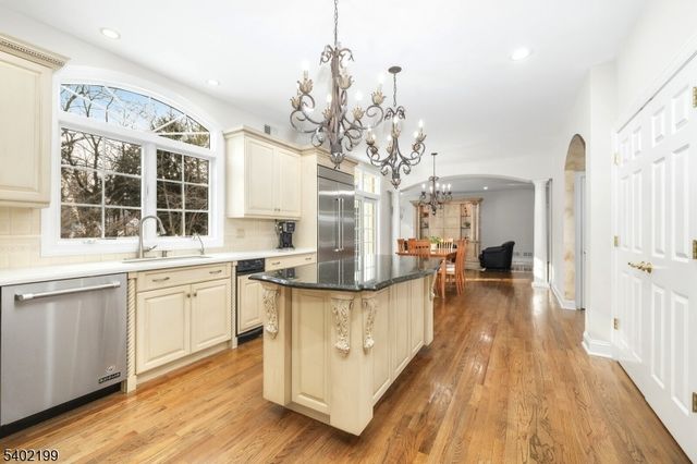 10 Wolford Ct, Watchung Boro, NJ 07069