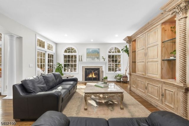 10 Wolford Ct, Watchung Boro, NJ 07069