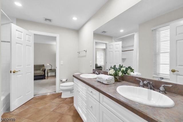 10 Wolford Ct, Watchung Boro, NJ 07069