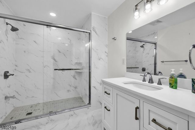 10 Wolford Ct, Watchung Boro, NJ 07069