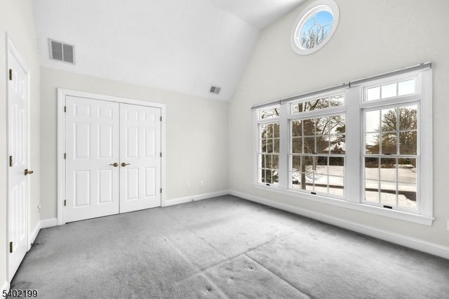 10 Wolford Ct, Watchung Boro, NJ 07069