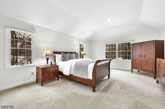 10 Wolford Ct, Watchung Boro, NJ 07069