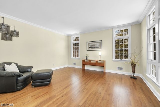 10 Wolford Ct, Watchung Boro, NJ 07069