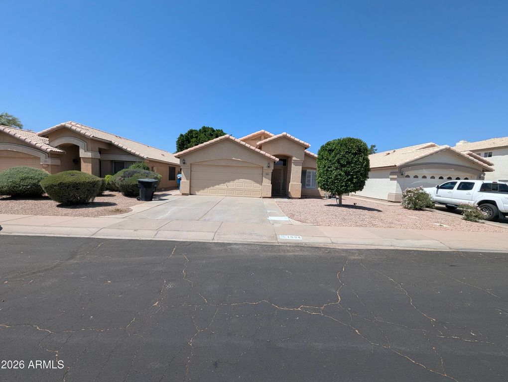 1094 W HEATHER Avenue, Gilbert, AZ 85233