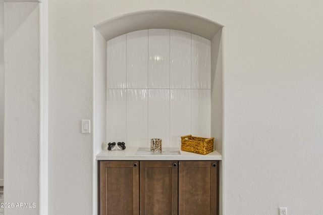 2907 E NISBET Court, Phoenix, AZ 85032