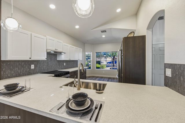 2907 E NISBET Court, Phoenix, AZ 85032