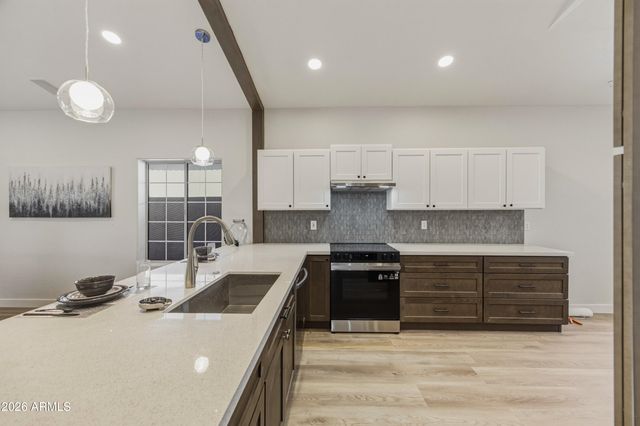 2907 E NISBET Court, Phoenix, AZ 85032