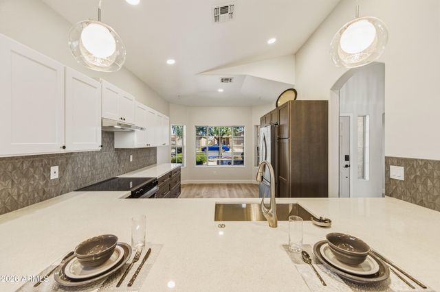 2907 E NISBET Court, Phoenix, AZ 85032