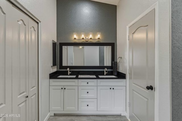 2907 E NISBET Court, Phoenix, AZ 85032