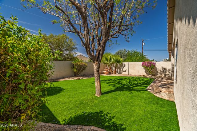 2907 E NISBET Court, Phoenix, AZ 85032