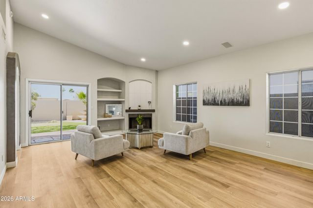 2907 E NISBET Court, Phoenix, AZ 85032