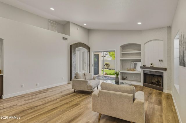 2907 E NISBET Court, Phoenix, AZ 85032