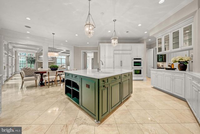 4910 LITTLE FALLS RD, Arlington, VA 22207