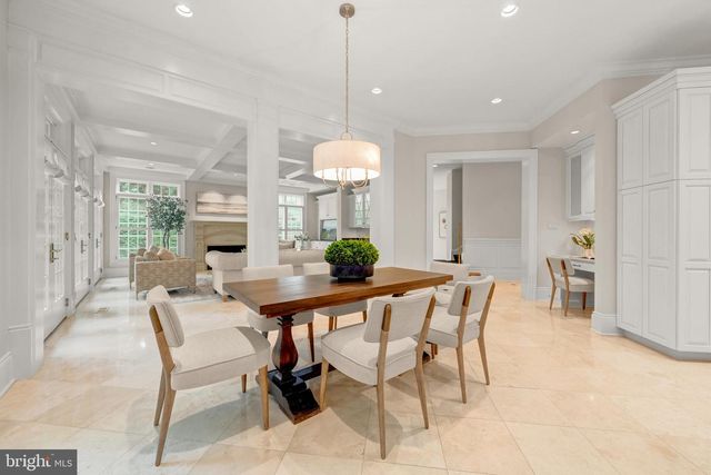 4910 LITTLE FALLS RD, Arlington, VA 22207