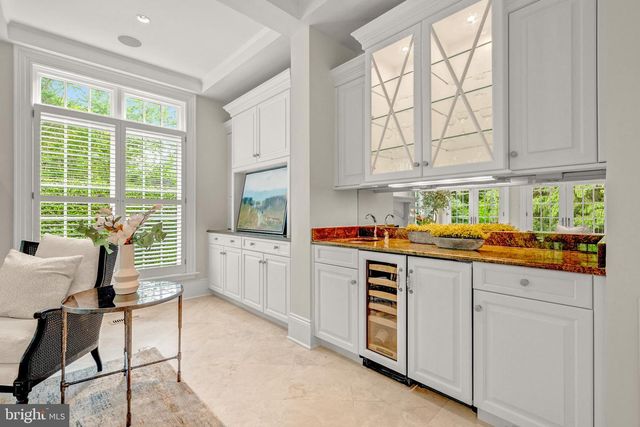 4910 LITTLE FALLS RD, Arlington, VA 22207