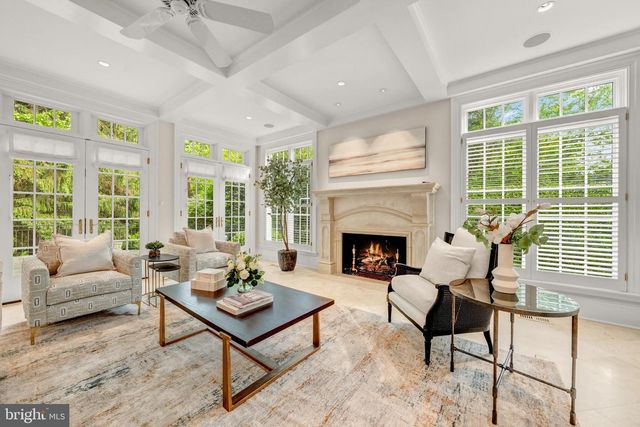 4910 LITTLE FALLS RD, Arlington, VA 22207