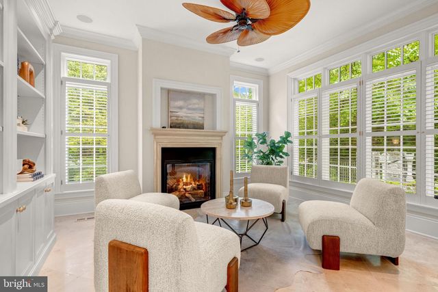 4910 LITTLE FALLS RD, Arlington, VA 22207