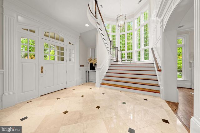 4910 LITTLE FALLS RD, Arlington, VA 22207